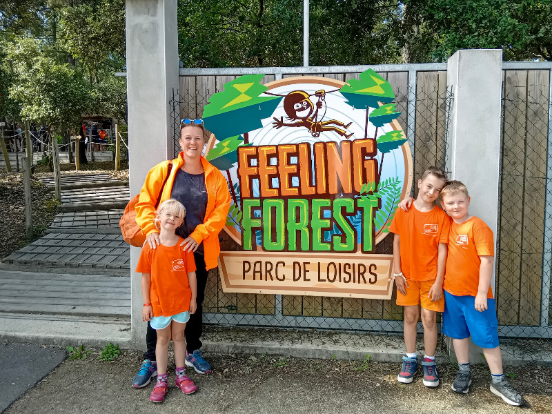 Emma en haar kinderen bij Feeling Forest
