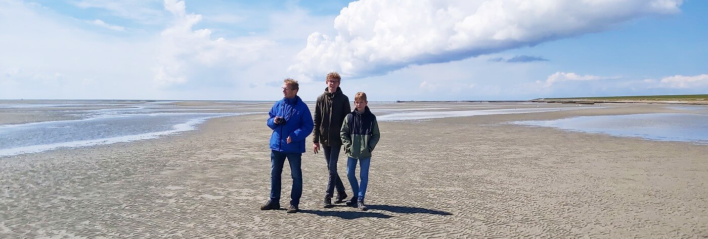 Patrick, Zeb en Tycho op het wad bij Ameland