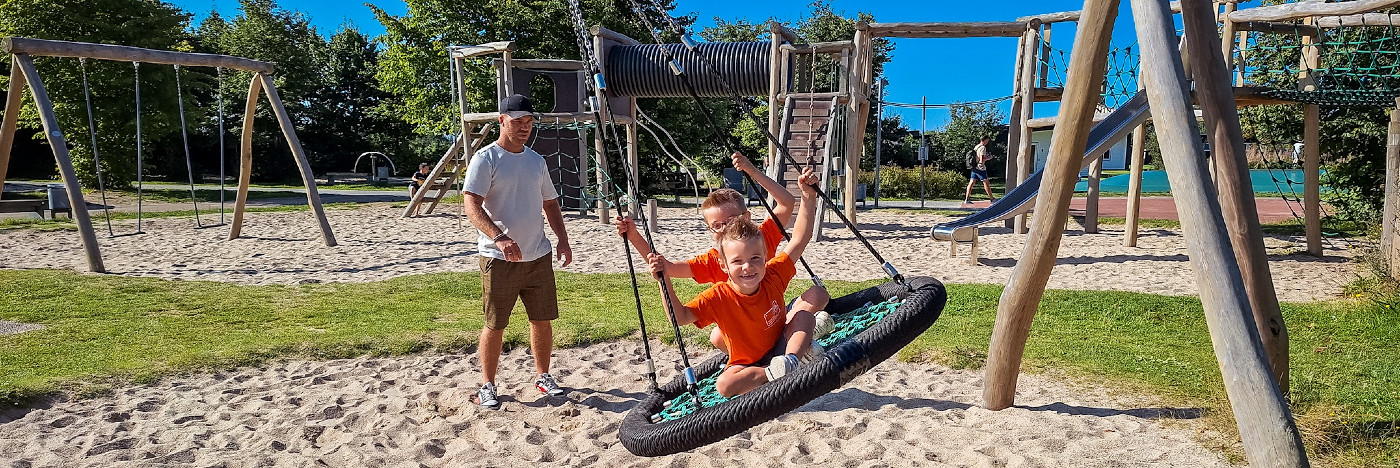 Spelen in de speeltuin van Lalandia Billund