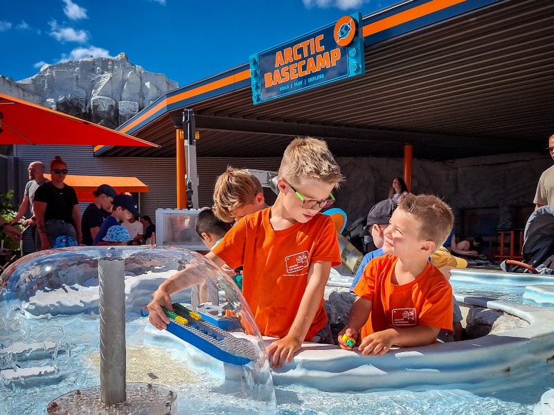 Het Artic Basecamp met de Artic Icebreakers