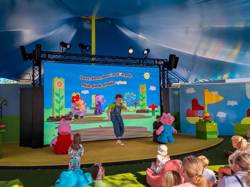 Peppa's poppentheater, zingen en dansen met Peppa