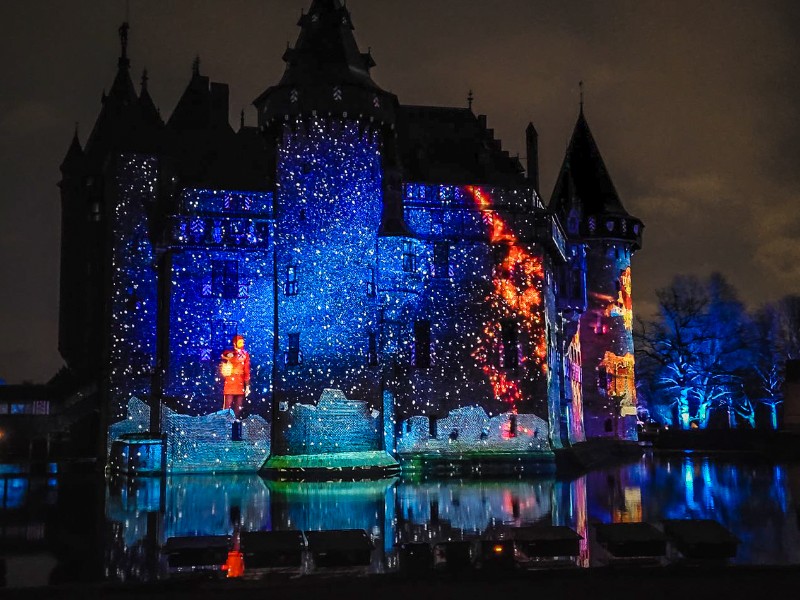 Gaaf tijdens de kerstvakantie: lichtspektakels zoals de Lumineuze Nachten van Kasteel de Haar in Utrecht