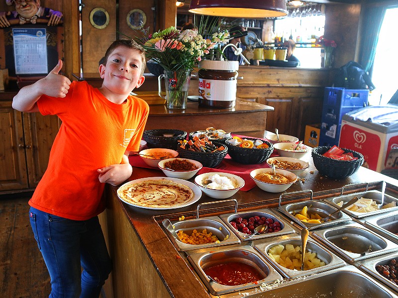 Onbeperkt pannenkoeken versieren op De Pannenkoekenboot Rotterdam!