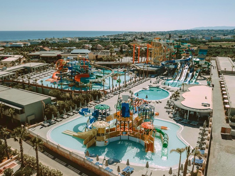 Het gignatische waterpark van allinclusive hotel Stella Palace op Kreta