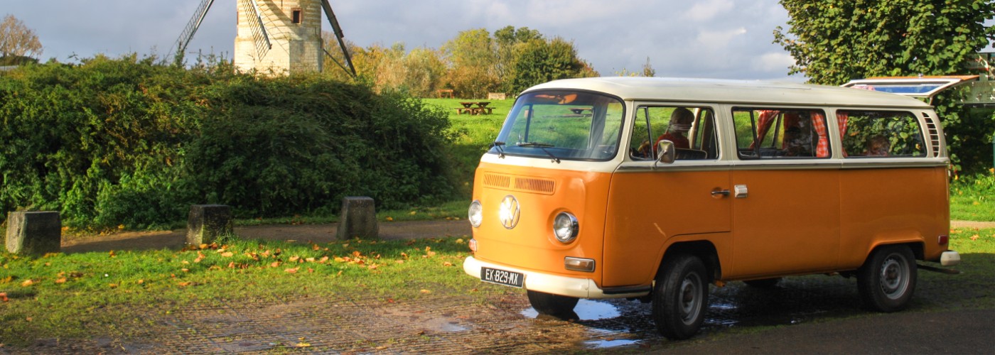 Het Volkswagen busje waar Emma in ging touren door Pas-de-Calais, via Les Belles Échappées