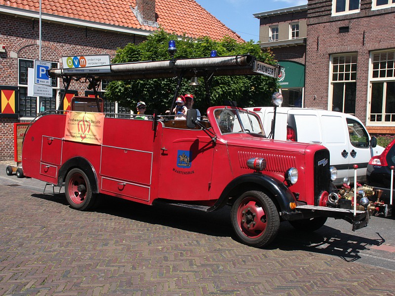 Een ritje met een historische brandweerwagen!