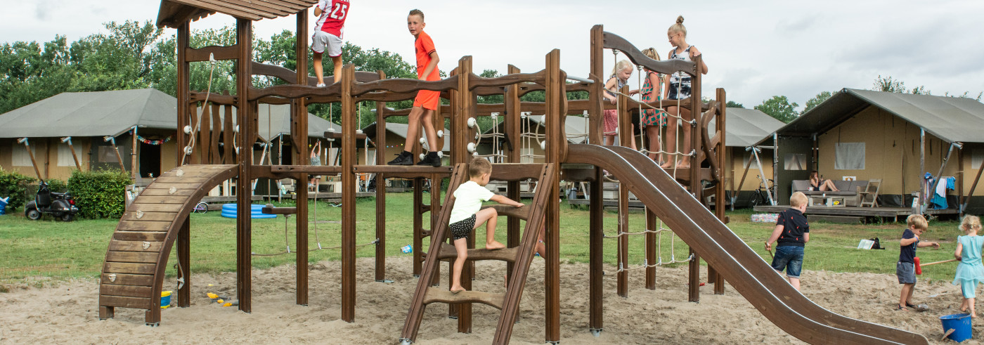 Leker spelen bij de Boshoek