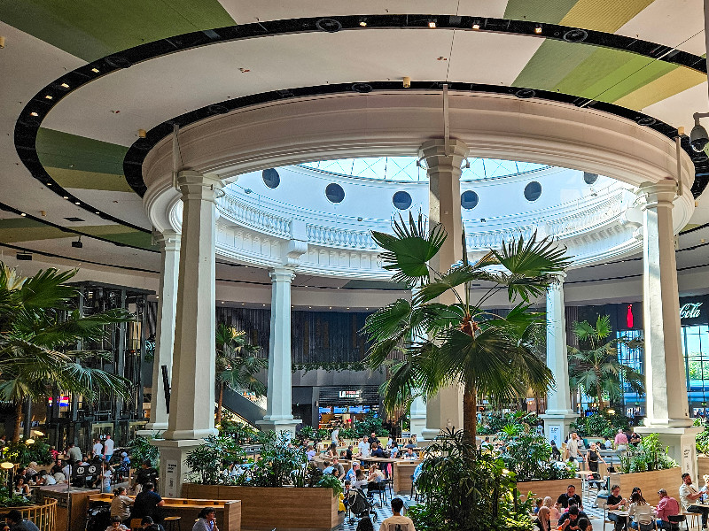 De foodcourt in CentrO