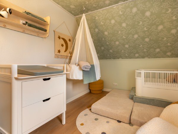 De Newborn babykamer bij Hof van Saksen