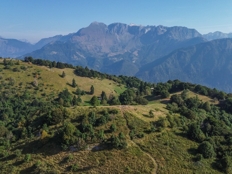 De Kolovrat, een berg van 1150 meter hoog op de grens van Italië en Slovenië