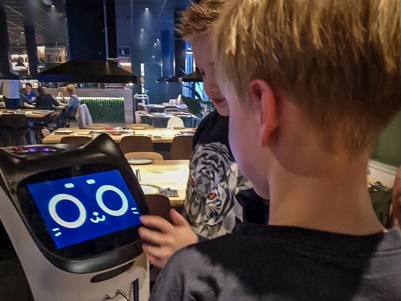 De robot in het restaurant bij de Leistert