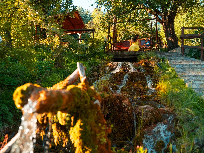 Even relaxen op één van de vele mooie plekjes rondom de Lisine watervallen in Servië