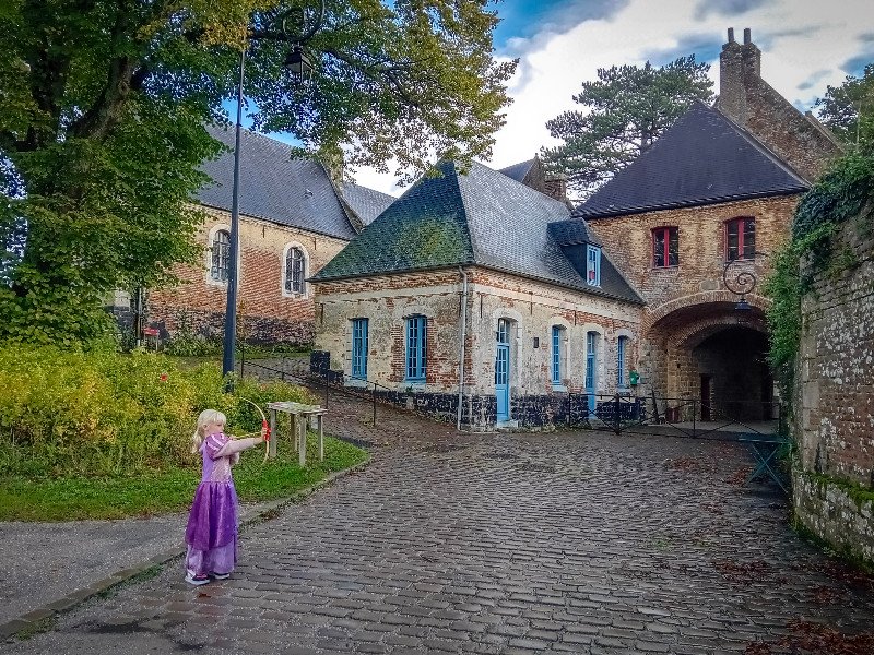 Met pijl en boog wandelen we door de Citadel