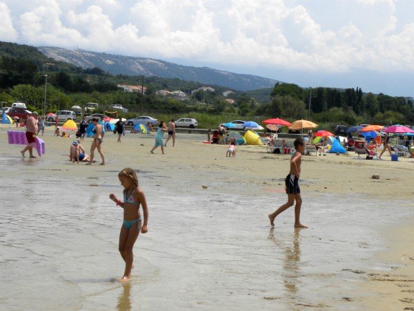 Het strand bij Kampor