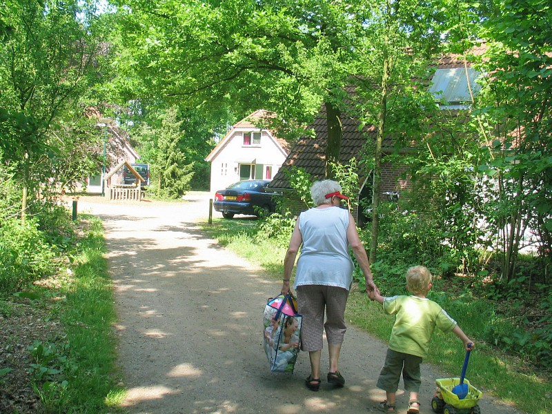 Op weg naar ons huisje bij Landal Stroombroek