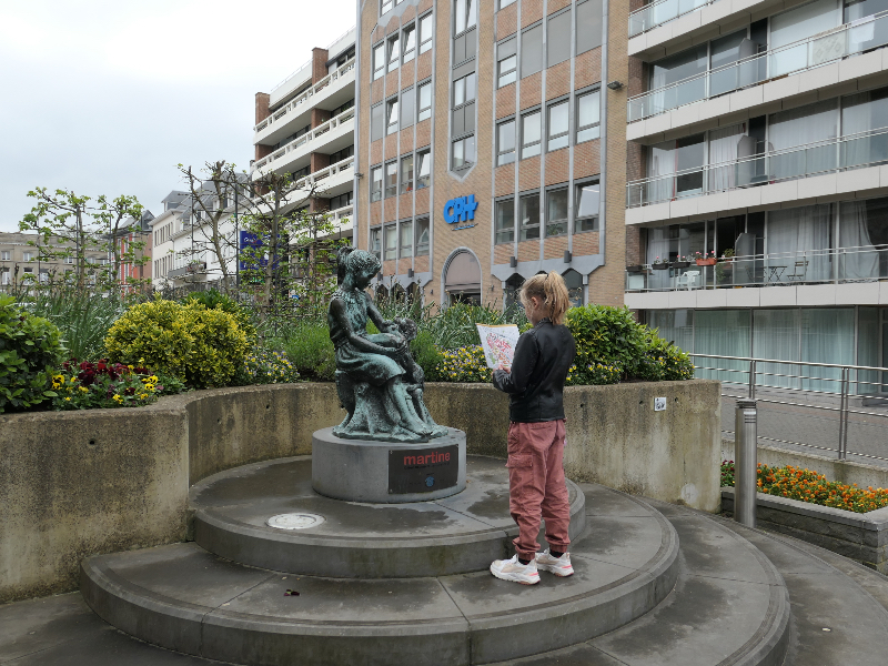 Als we de route volgen komen we ook langs Tiny de stripheldin