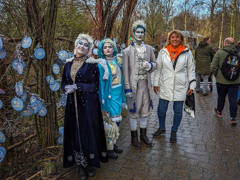 Walibi straattheater figuren 