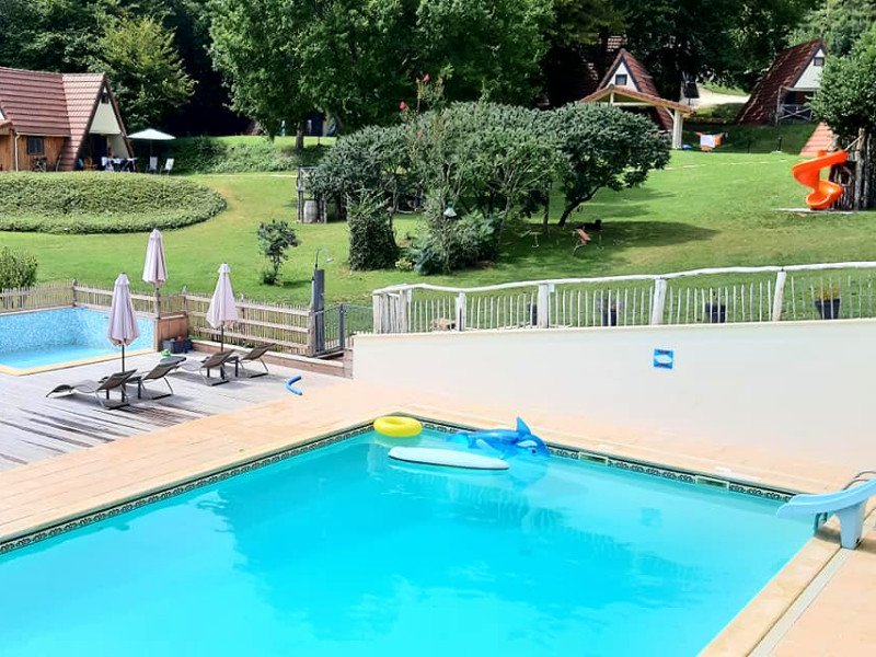 Midden in de natuur, op de grens van de Dordogne en de Lot, ligt het kleinschalige vakantiepark Platus. Eigenaren Jos en Esther bieden je hier volop gastvrijheid, met veel te doen voor de kinderen.